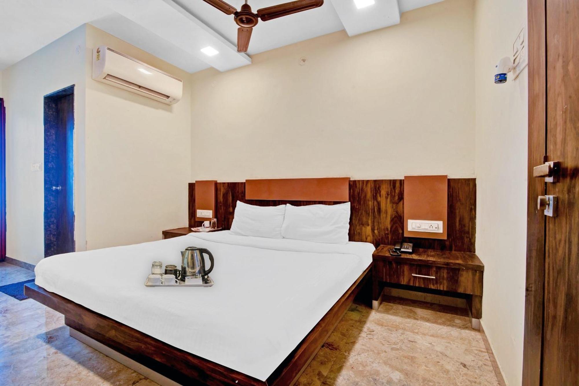 Treebo Trend Hotel Krishna Nagpur Buitenkant foto