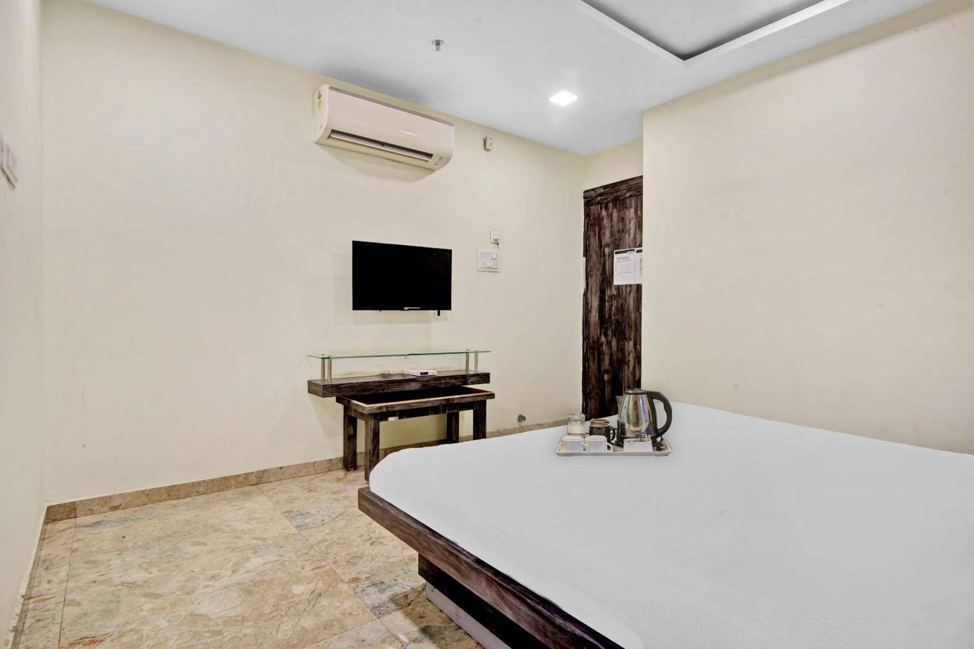 Treebo Trend Hotel Krishna Nagpur Buitenkant foto